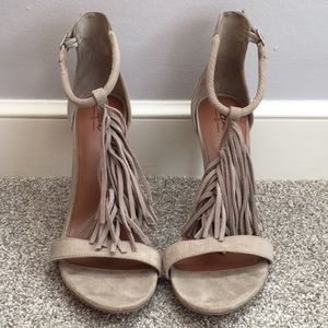 GREY TASSEL HEELS
